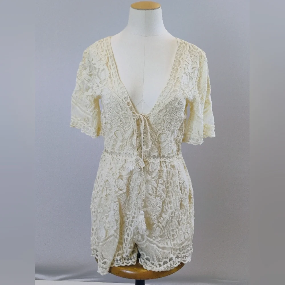Source Unknown Cream Lace Romper